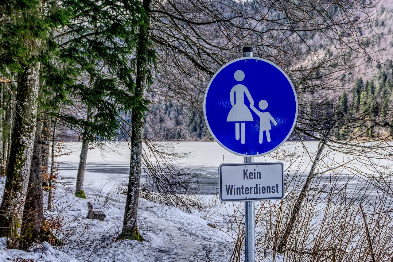Streudienst in Leverkusen – Vorbeugendes und akutes Streuen mit umweltgerechten Streumitteln.